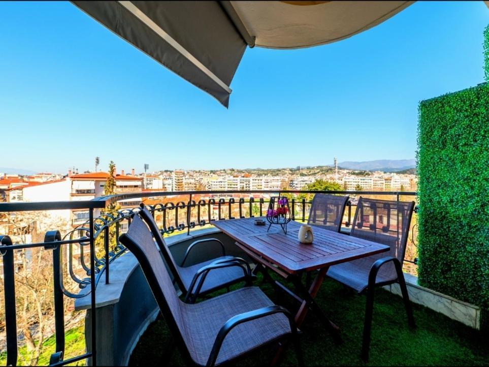 Sky View Suite Serres Luaran gambar
